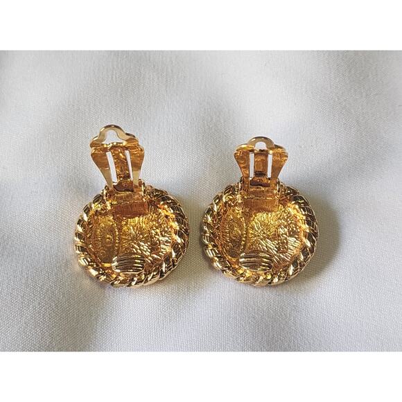US BASED Authentic Vintage CHANEL Clip On Gold Tone Double CC Earrings - Picture 6 of 9